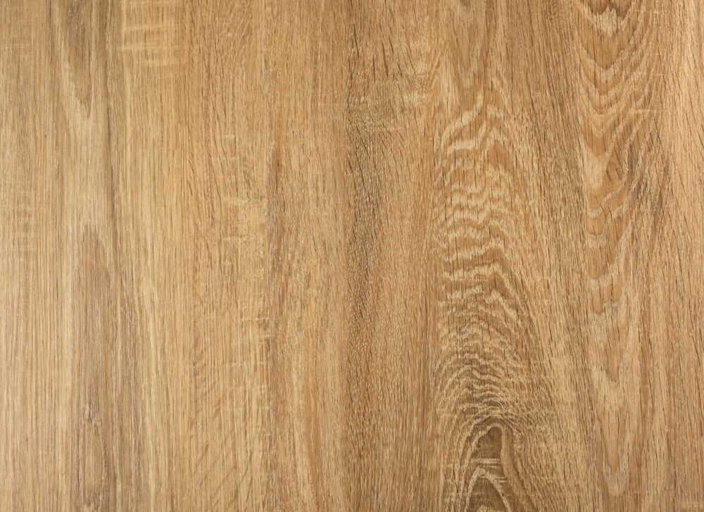 Selecta Flooring – אלון טבעי, מעט מולבן, מעט מבוקע.